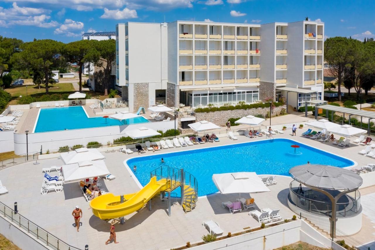 Family Hotel Adria Biograd Na Moru Extérieur photo