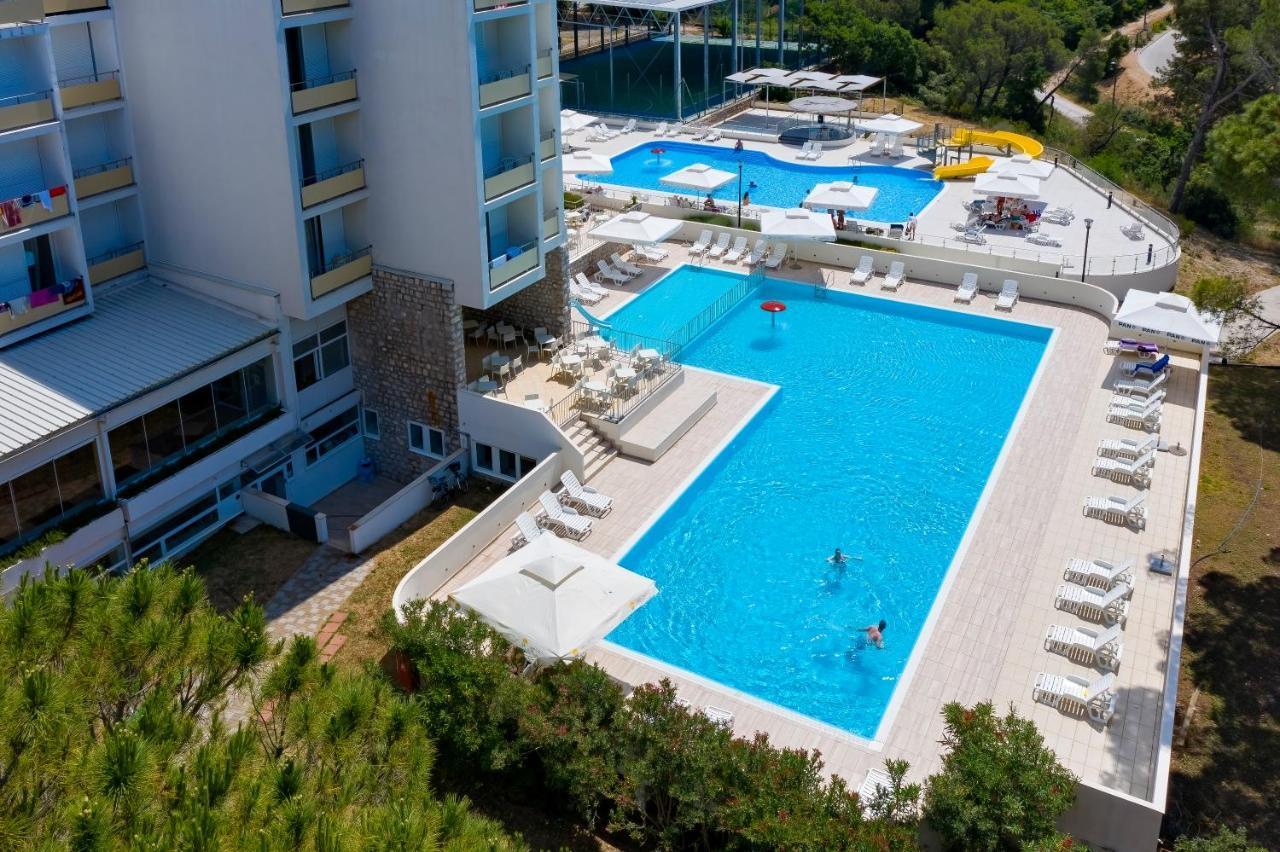Family Hotel Adria Biograd Na Moru Extérieur photo
