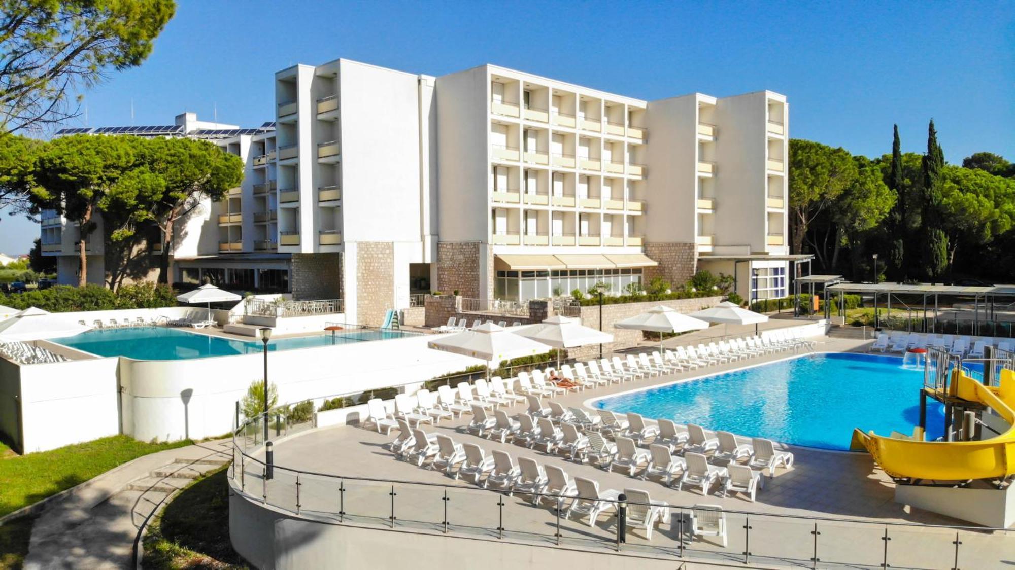 Family Hotel Adria Biograd Na Moru Extérieur photo