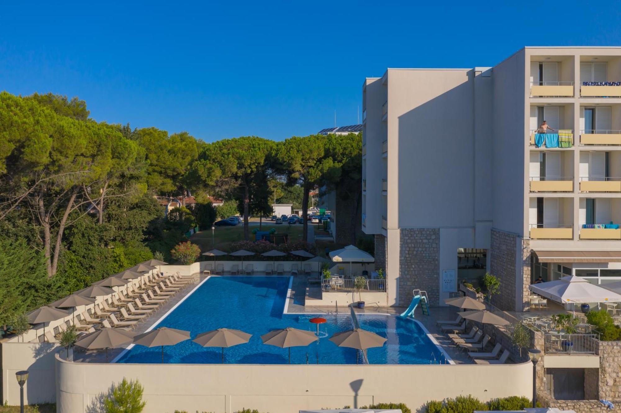 Family Hotel Adria Biograd Na Moru Extérieur photo