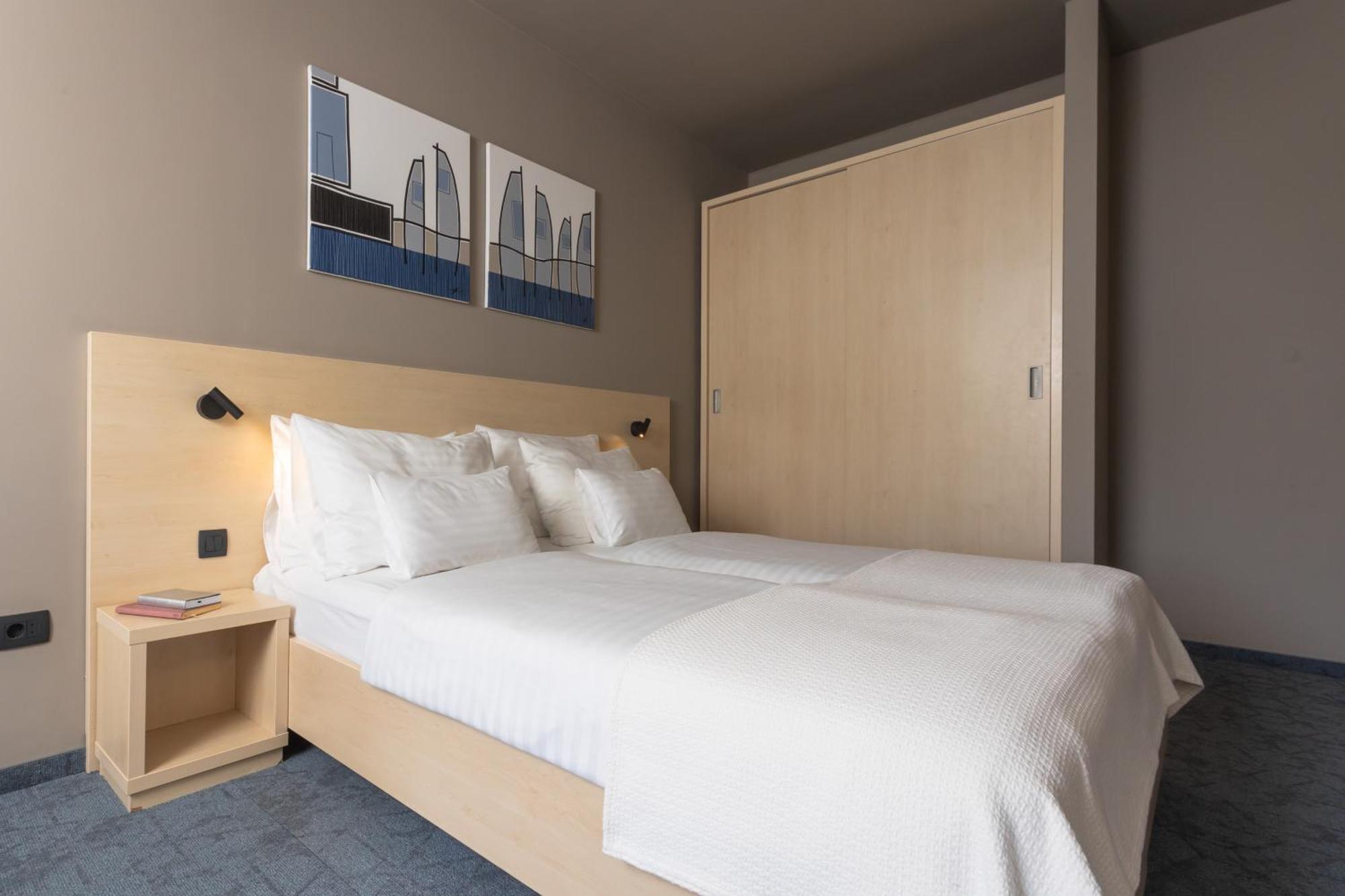 Family Hotel Adria Biograd Na Moru Extérieur photo