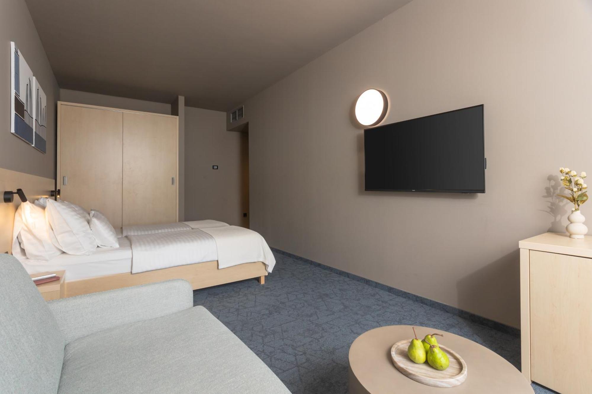 Family Hotel Adria Biograd Na Moru Extérieur photo