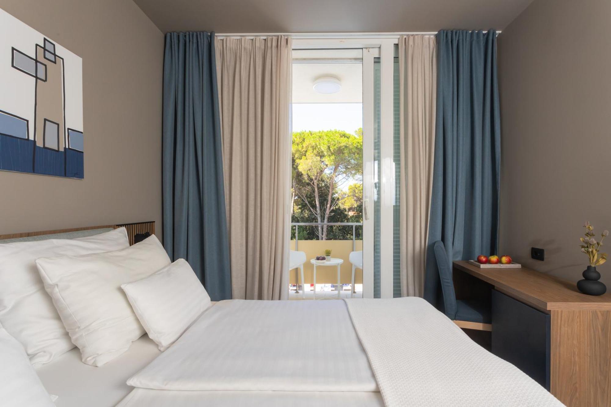 Family Hotel Adria Biograd Na Moru Extérieur photo