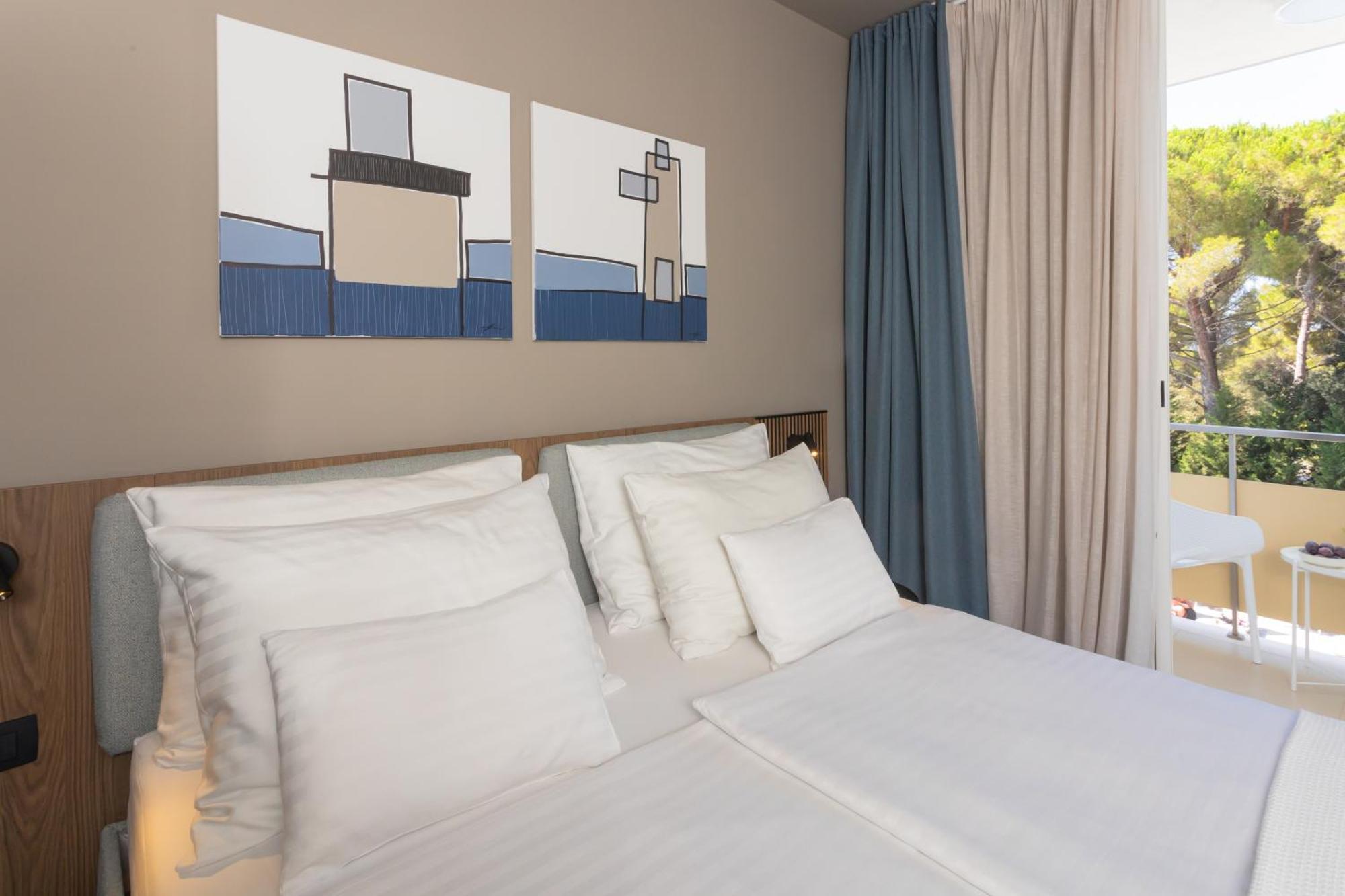Family Hotel Adria Biograd Na Moru Extérieur photo