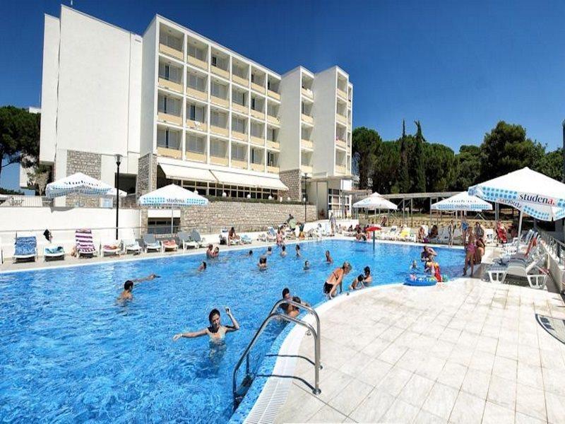 Family Hotel Adria Biograd Na Moru Extérieur photo